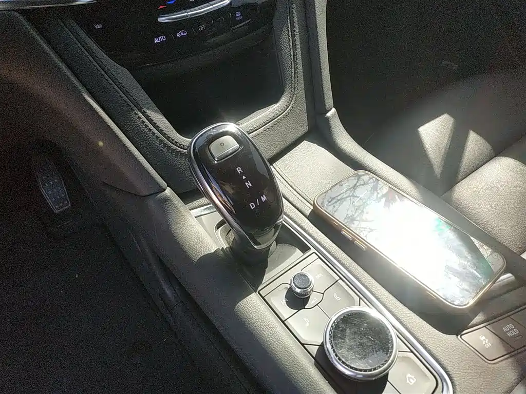 Cadillac XT5 2022 2.0T two-wheel drive luxury model купить на сайте DeffCars
