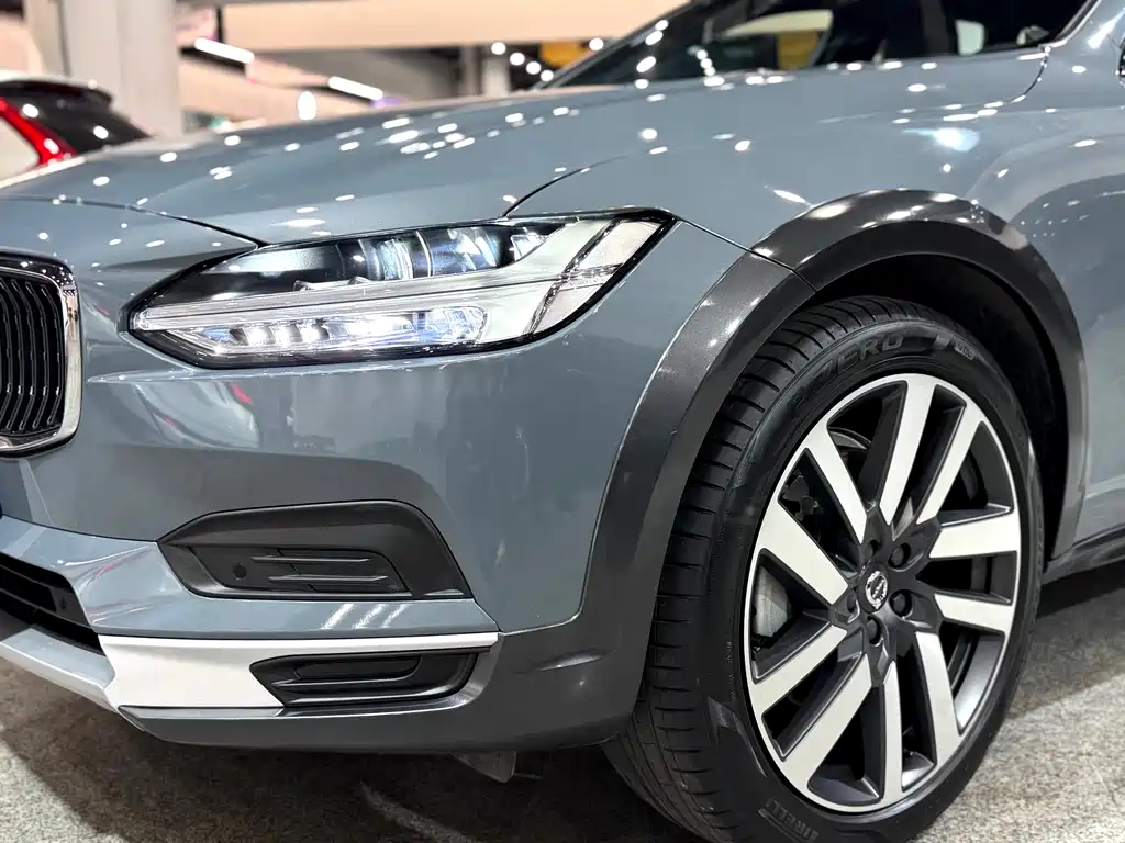 Volvo V90 2022 Cross Country B5 AWD Zhiyuan Edition купить на сайте DeffCars