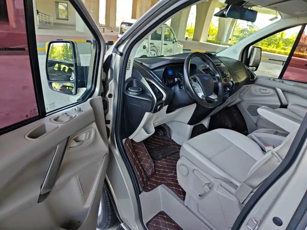 Tourio 2016 2.0T Manual Elite Edition купить на сайте DeffCars