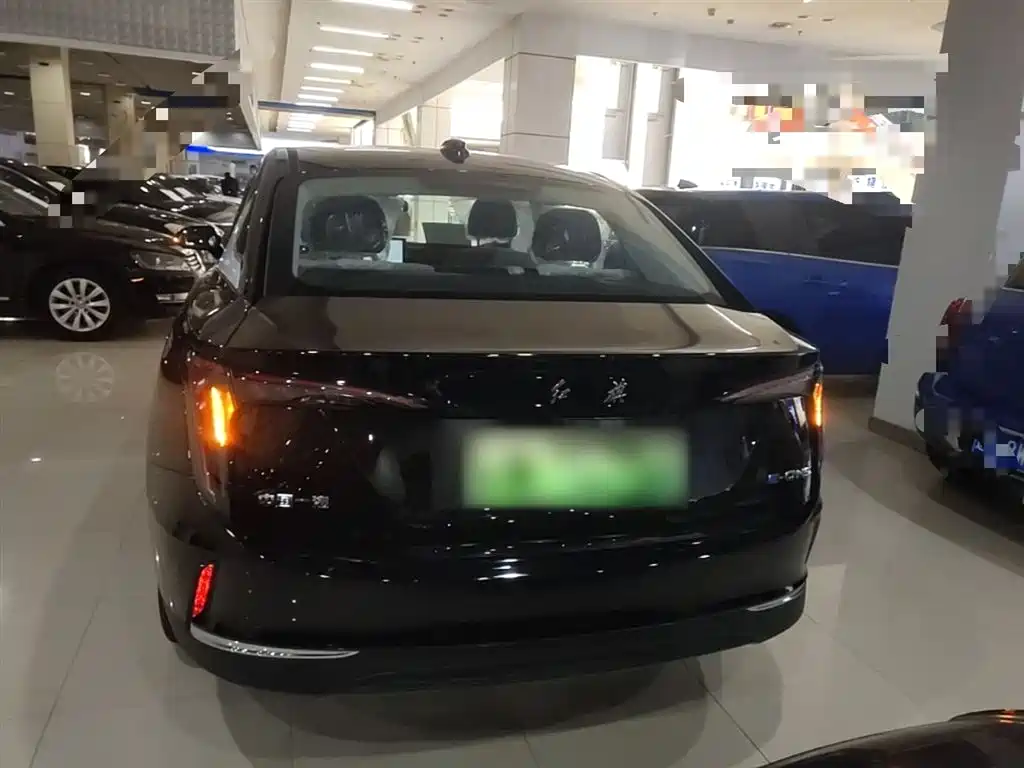 Hongqi E-QM5 2025 500km travel version купить на сайте DeffCars