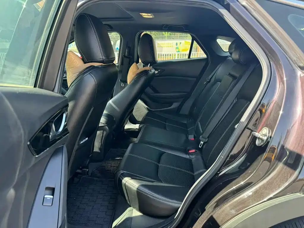 Mazda CX-4 2020 2.0L automatic two-wheel drive Blue Sky Vibrant Edition купить на сайте DeffCars
