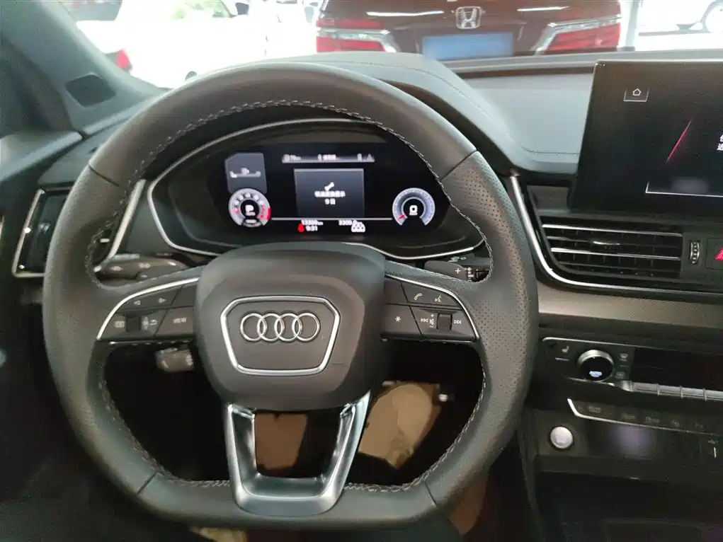 Audi Q5L 2024 45 TFSI luxury and dynamic model купить на сайте DeffCars