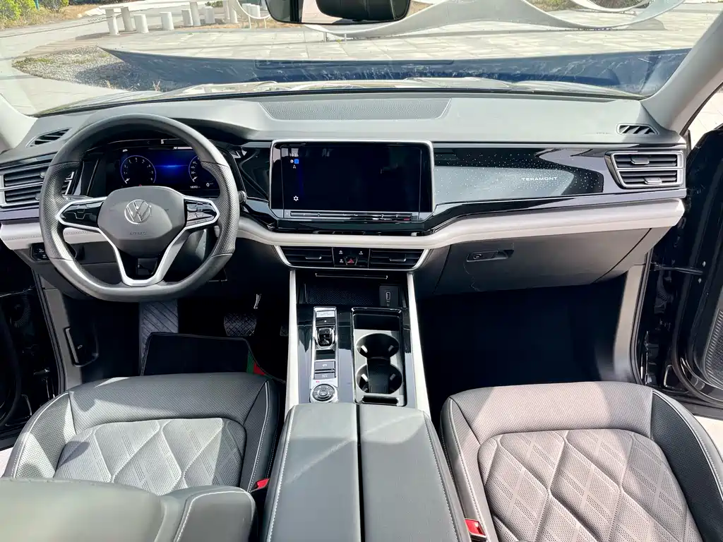 Touron 2024 380TSI four-wheel drive luxury version купить на сайте DeffCars