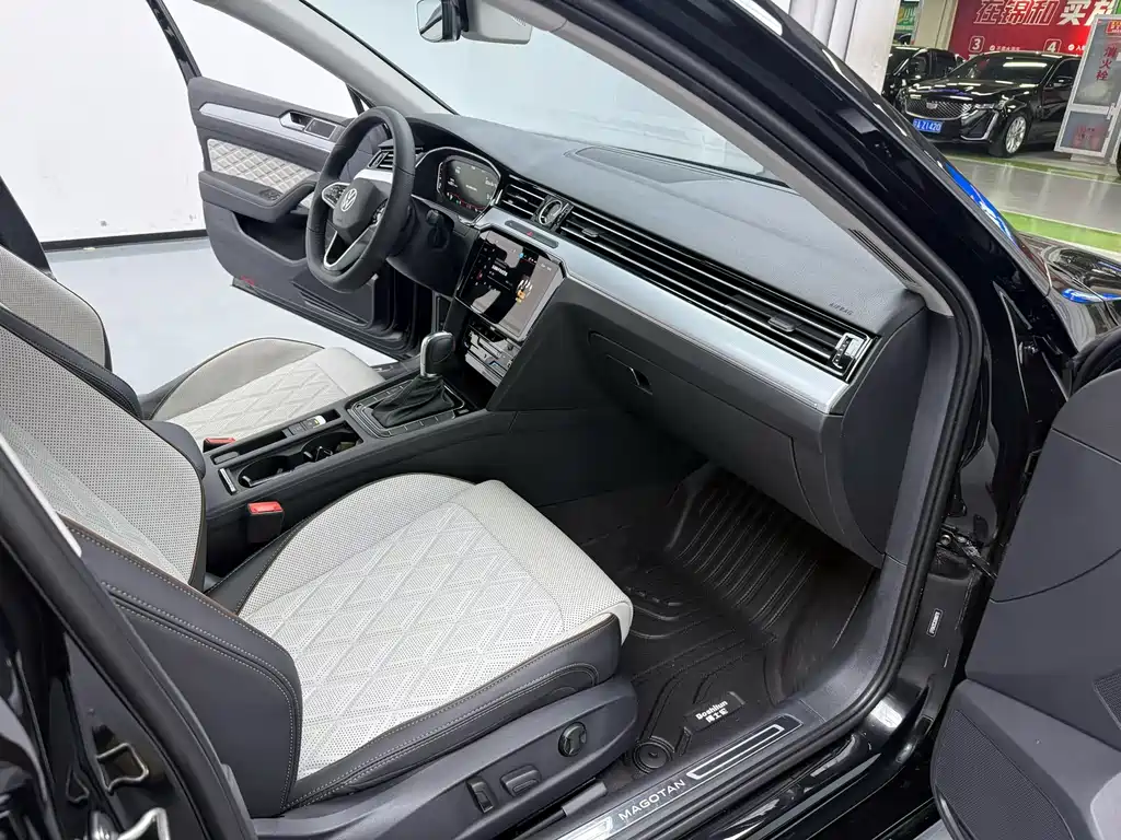 Magotan 2025 model facelift 2 public model 330TSI DSG luxury model купить на сайте DeffCars