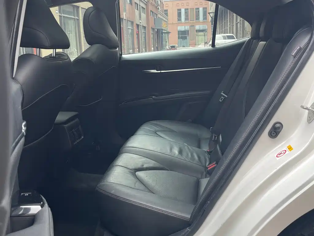 Camry 2018 2.5G Deluxe Edition купить на сайте DeffCars