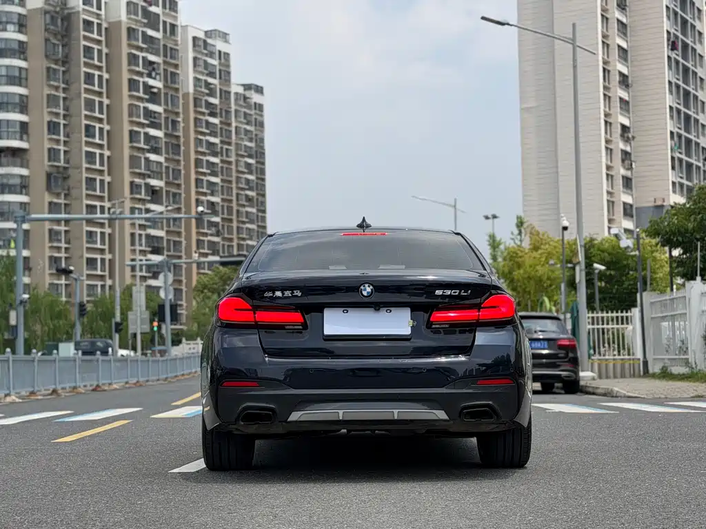 BMW 5 Series 2021 facelift 530Li leading M sports package купить на сайте DeffCars