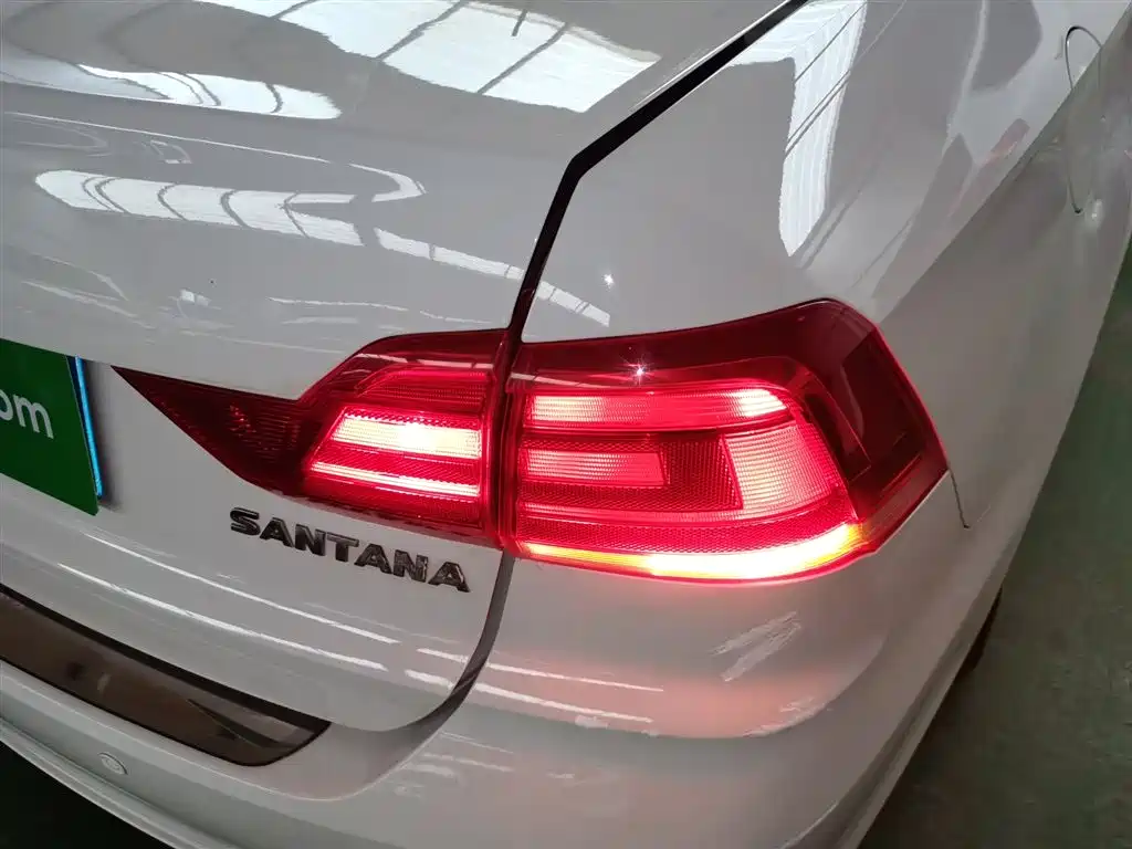 Santana 2018 1.5L Manual Fashion Edition купить на сайте DeffCars