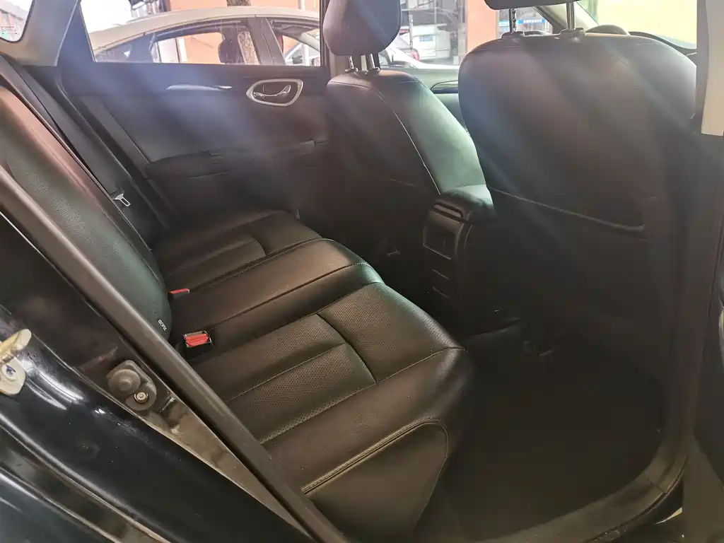 Sylphy 2018 1.6XV CVT Exclusive Edition купить на сайте DeffCars