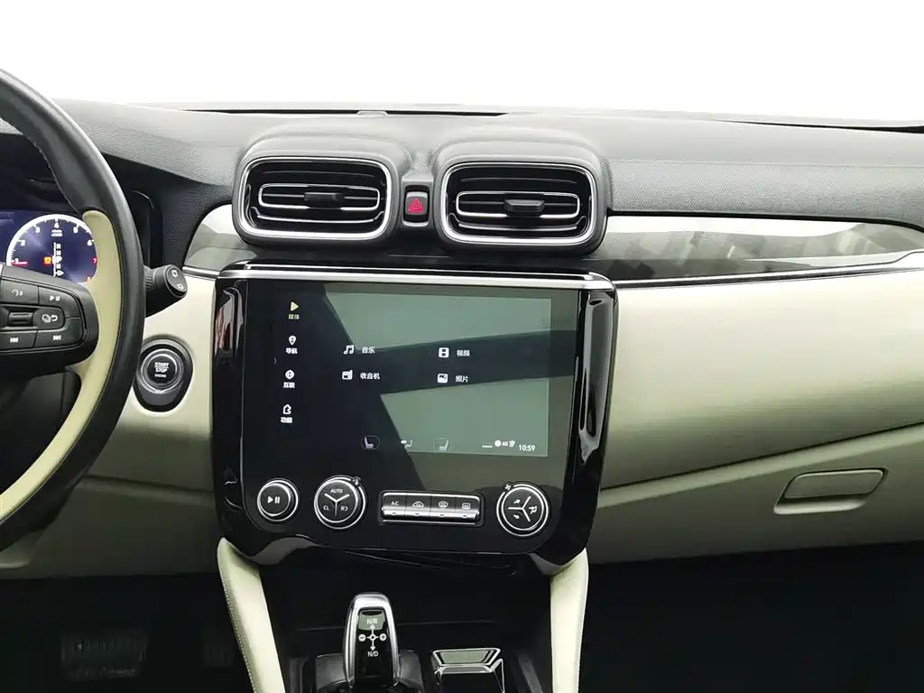 Lynk & Co 02 2018 1.5T DCT two-wheel drive flash version National V купить на сайте DeffCars