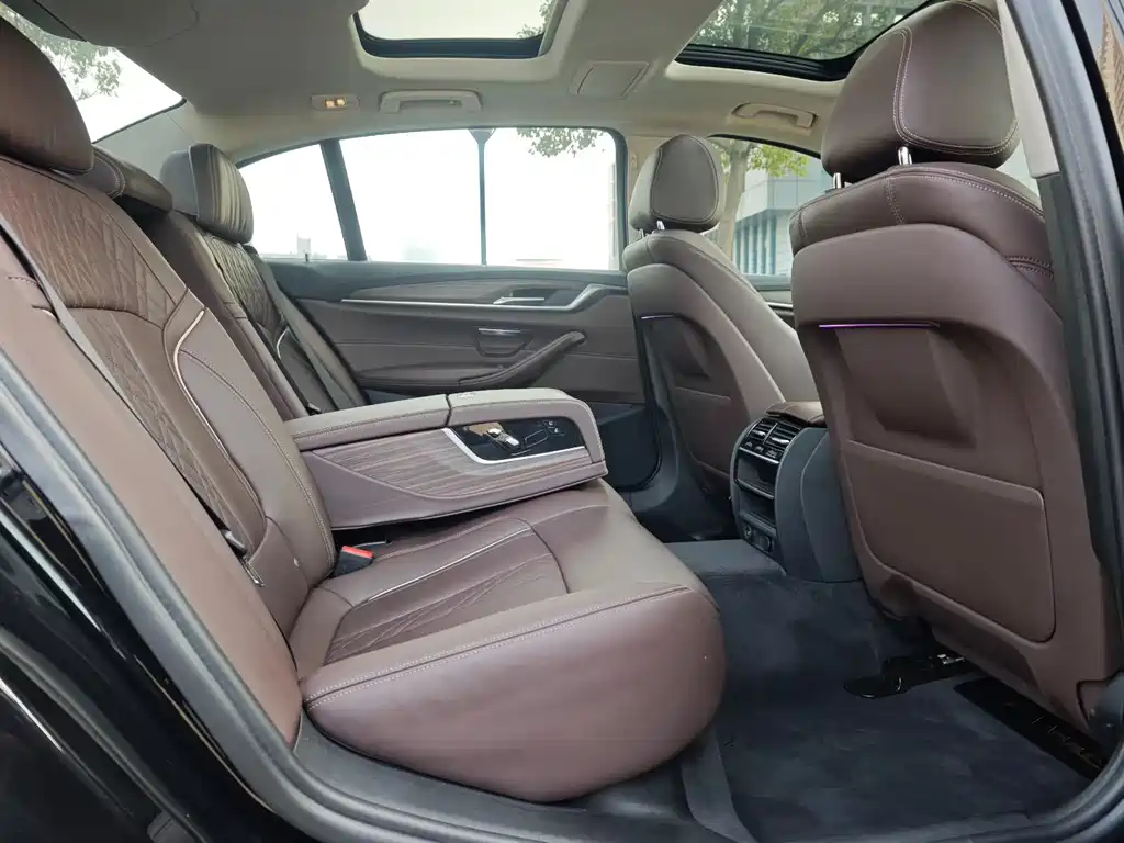 BMW 5 Series 2018 facelift 530Li xDrive luxury package купить на сайте DeffCars