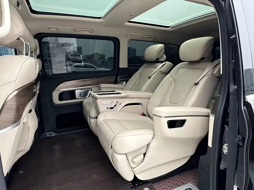 Mercedes-Benz V-Class 2022 V 260 L Long Wheelbase Luxury Edition купить на сайте DeffCars