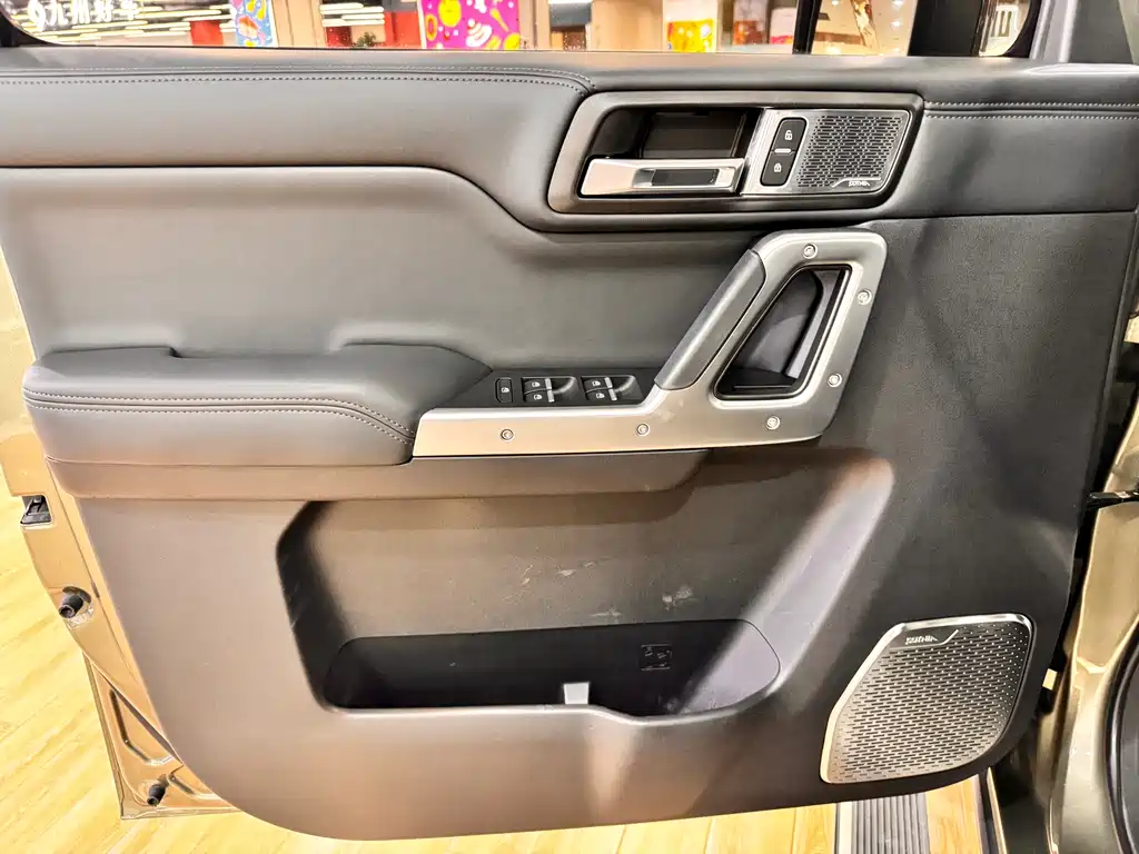 212 T01 2024 2.0T Explorer купить на сайте DeffCars