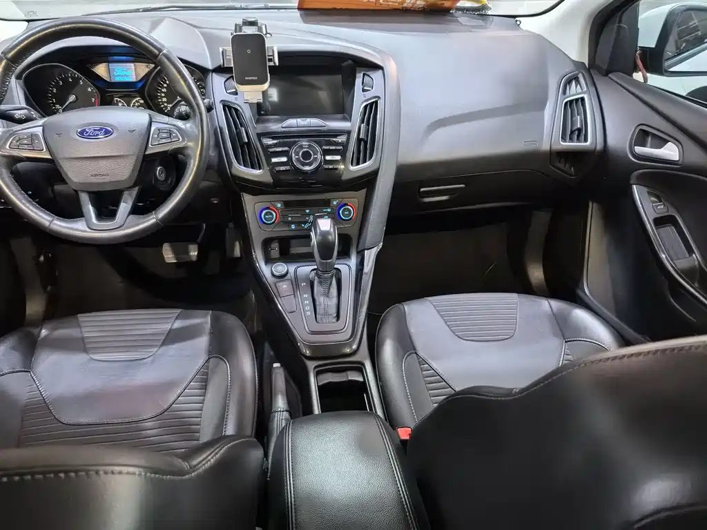 Focus 2017 hatchback EcoBoost 125 automatic super stylish smart mobility version купить на сайте DeffCars