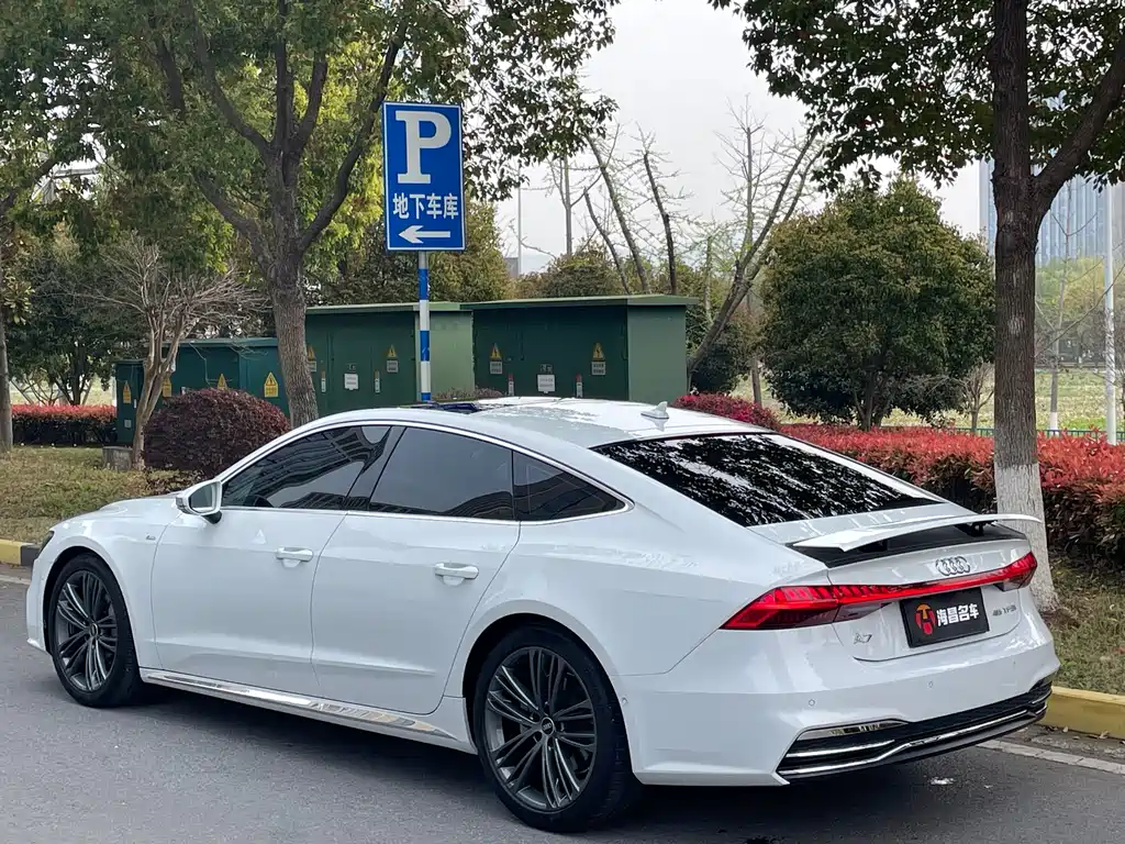 Audi A7 2023 45 TFSI Premium Selection купить на сайте DeffCars