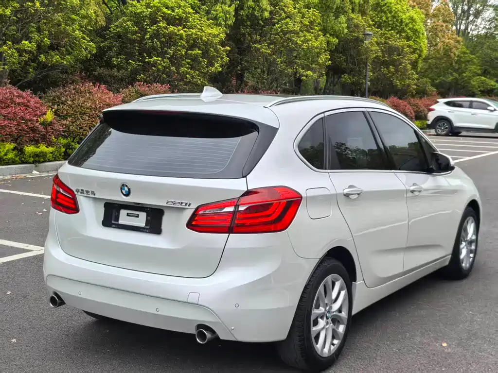 BMW 2 Series Touring 2016 220i Leading Model купить на сайте DeffCars
