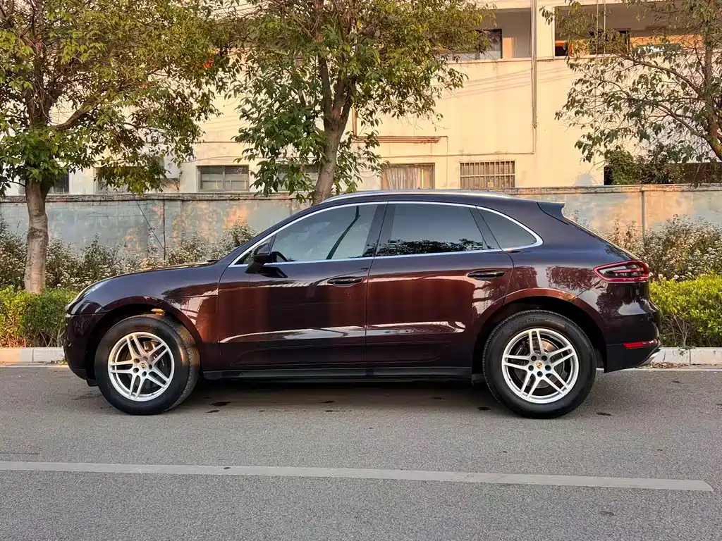 Macan 2017 Macan 2.0T купить на сайте DeffCars