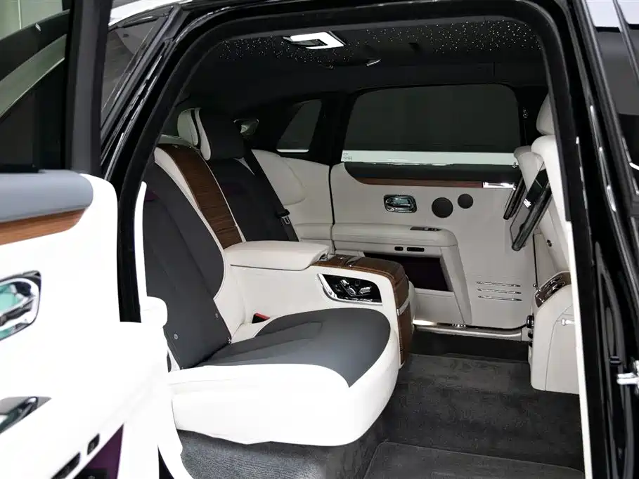 Ghost 2021 6.7T long wheelbase version купить на сайте DeffCars