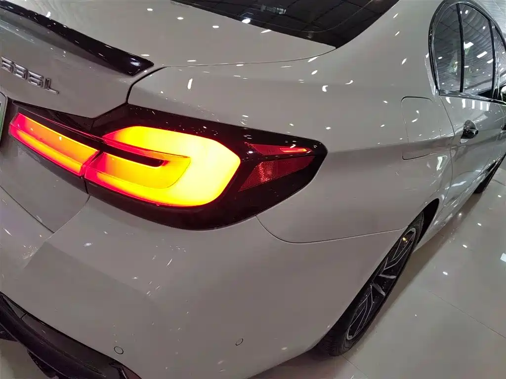 BMW 5 Series New Energy 2021 535Le M Sports Package купить на сайте DeffCars