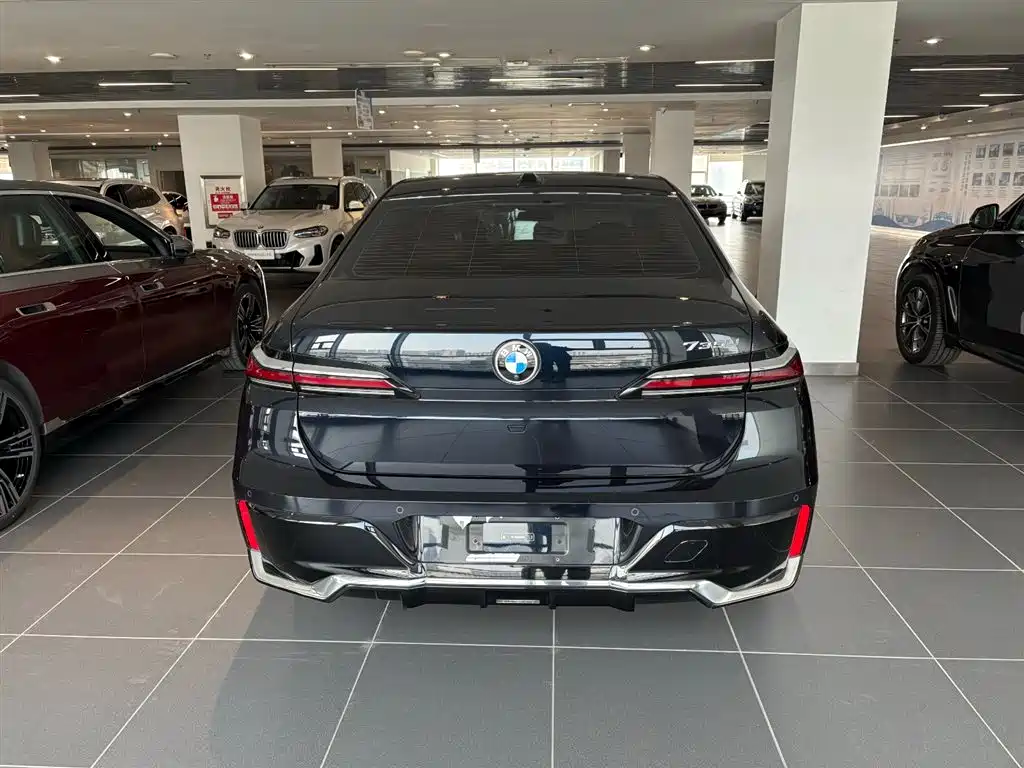 BMW 7 Series 2023 735Li M Sports Package купить на сайте DeffCars