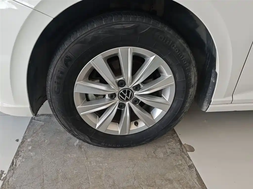 Lavida 2023 facelift 1.5L automatic Deyi version купить на сайте DeffCars