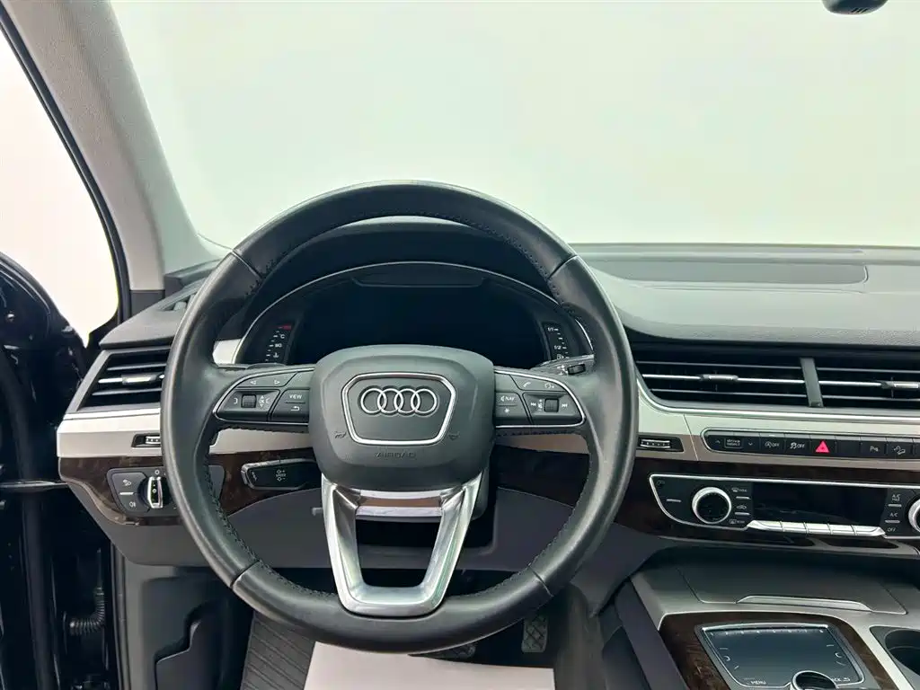 Audi Q7 2016 45 TFSI S line sports model купить на сайте DeffCars