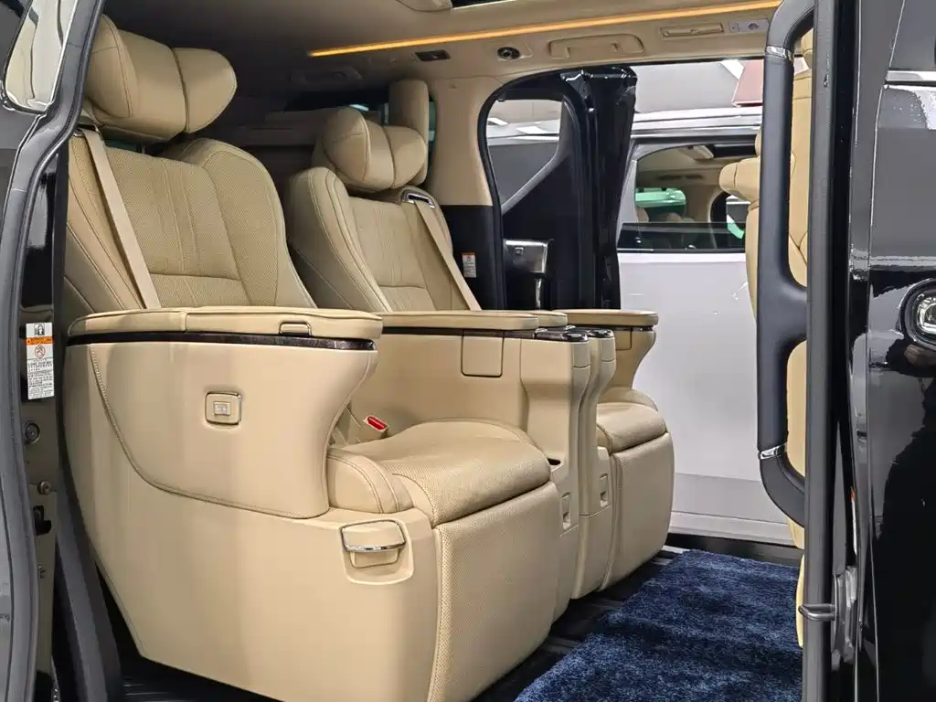 Wilfa 2021 Crown Dual Engine 2.5L HV Premium Edition купить на сайте DeffCars