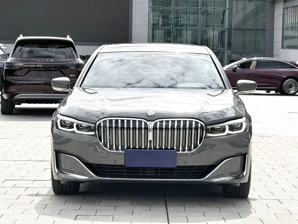 BMW 7 Series 2021 740Li Leading Luxury Package купить на сайте DeffCars