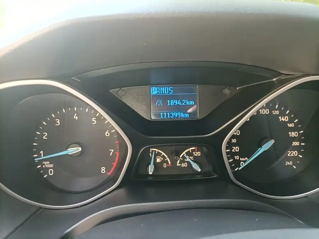 Focus 2015 hatchback 1.6L automatic comfort type купить на сайте DeffCars