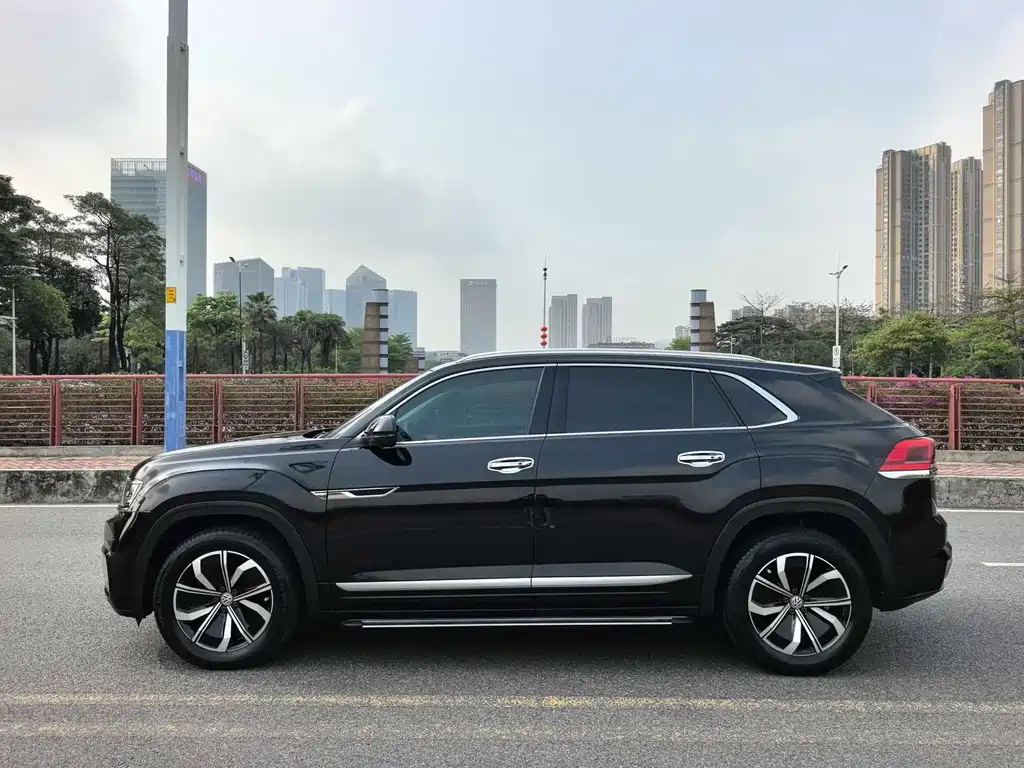 Touron 2020 Touron X 330TSI two-wheel drive luxury version купить на сайте DeffCars