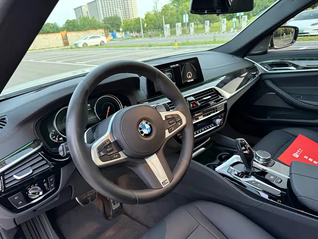 BMW 5 Series 2018 530Li Exclusive M Sports Package купить на сайте DeffCars