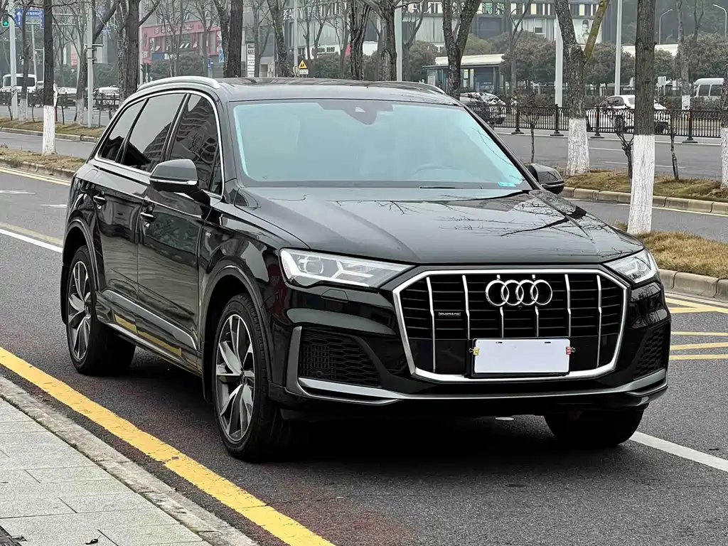 Audi Q7 2023 55 TFSI quattro S line sports купить на сайте DeffCars
