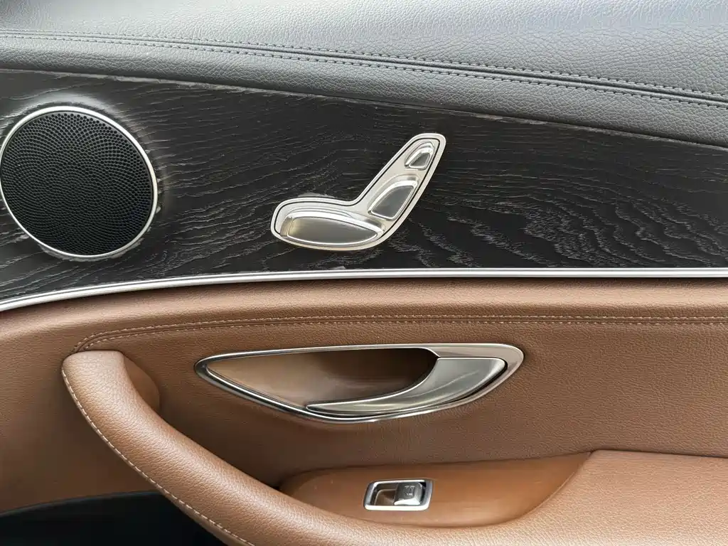 Mercedes-Benz E-Class 2016 E 200 L Sports купить на сайте DeffCars