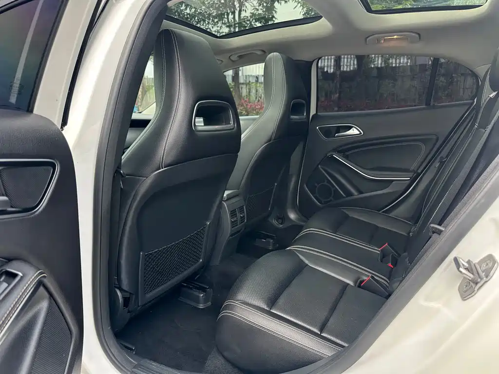 Mercedes-Benz GLA 2018 GLA 200 Fashion Model купить на сайте DeffCars