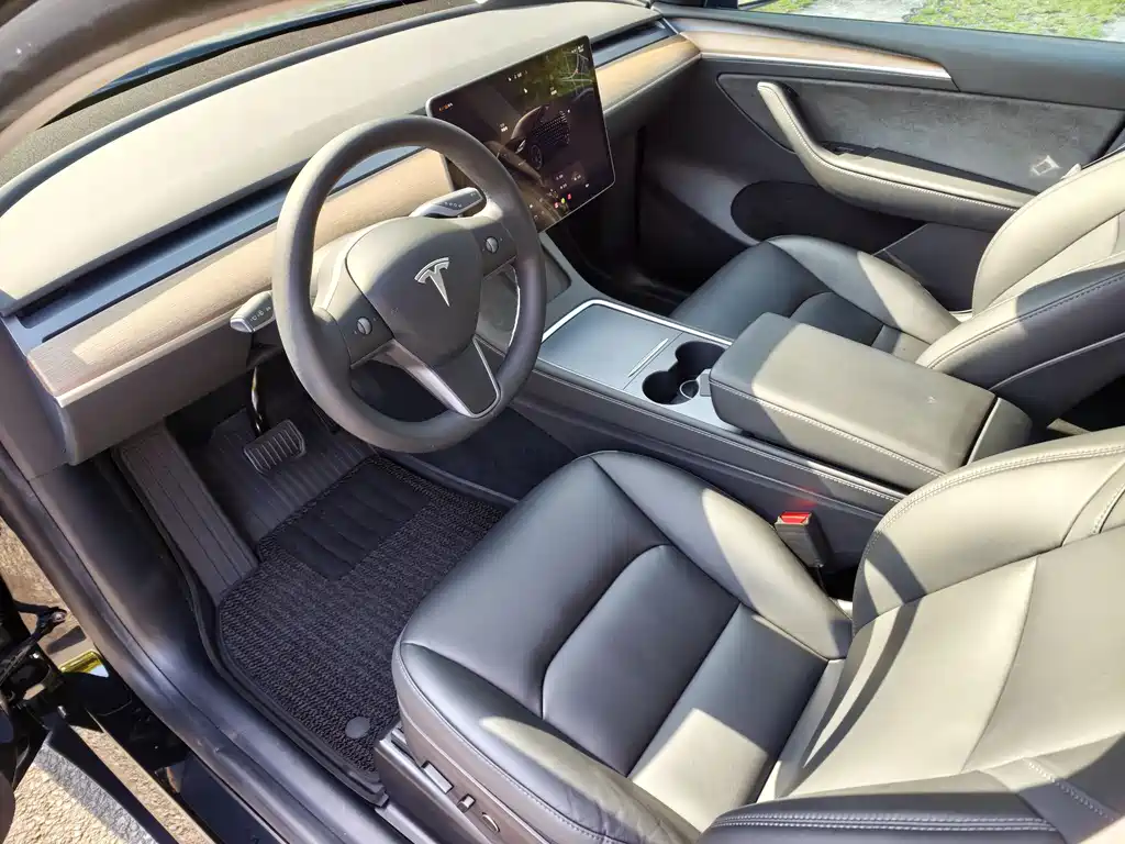 Model Y 2022 rear-wheel drive version купить на сайте DeffCars