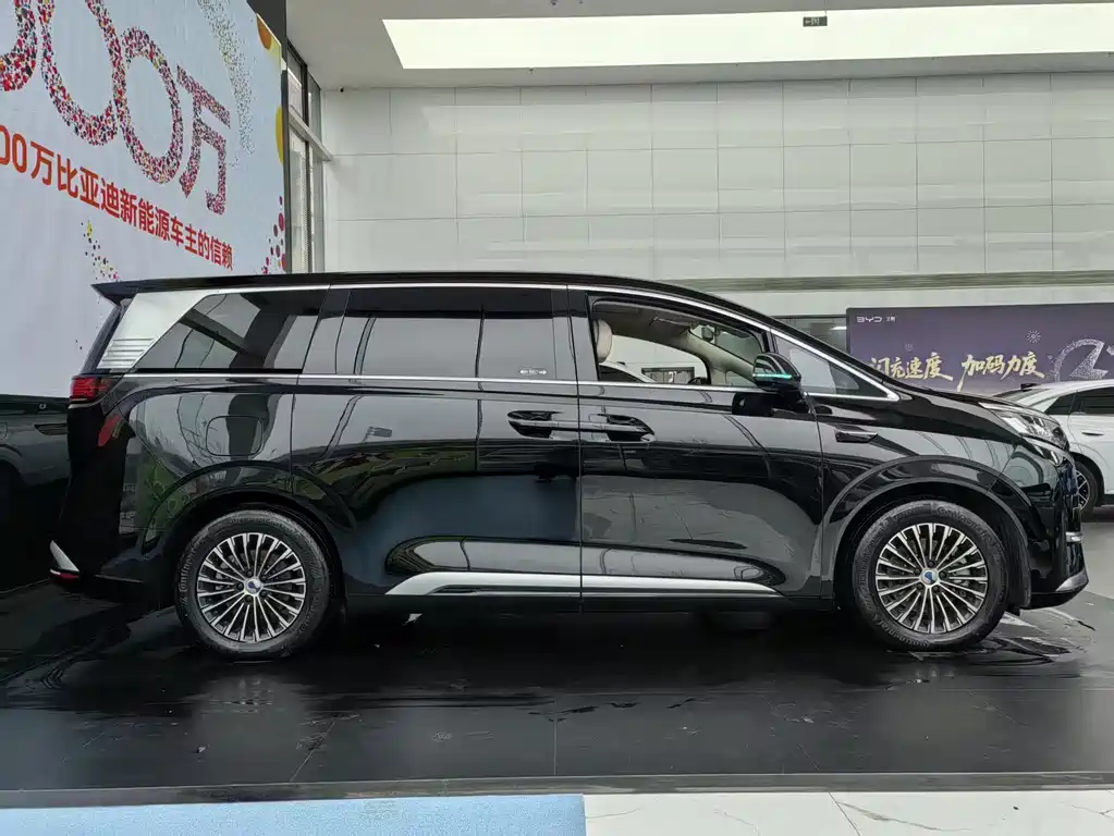 Denza D9 2025 DM-i smart driving version 1020 four-wheel drive flagship model купить на сайте DeffCars