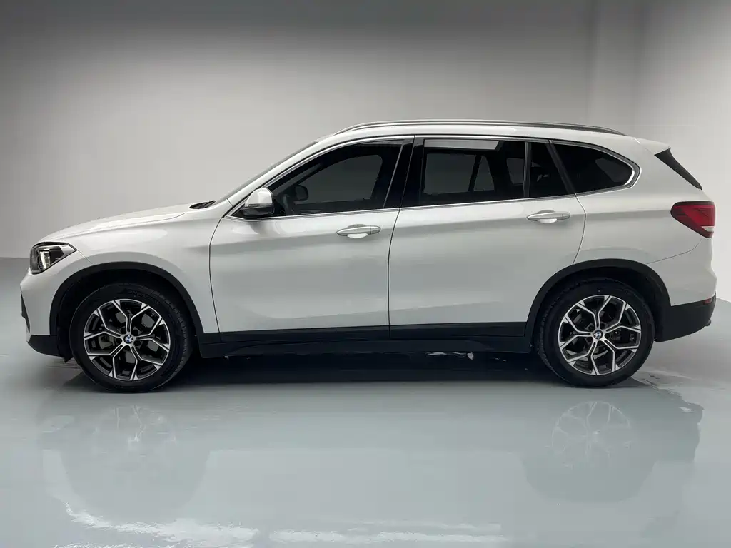 BMW X1 2021 sDrive25Li Leading Model купить на сайте DeffCars