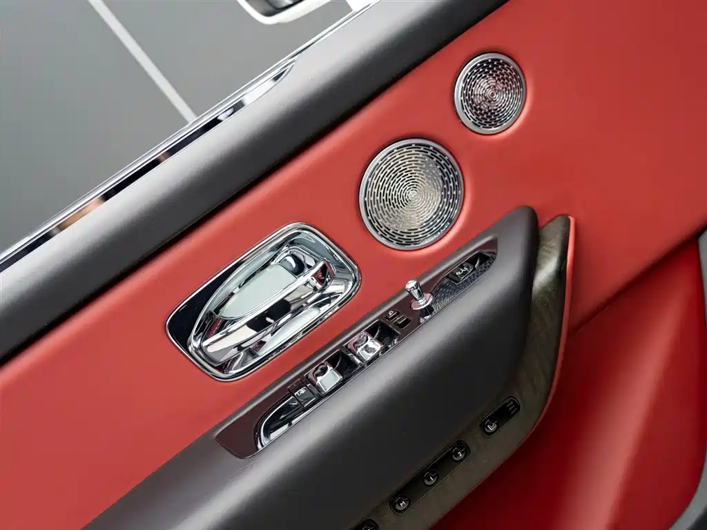 Cullinan 2018 five-seater version купить на сайте DeffCars