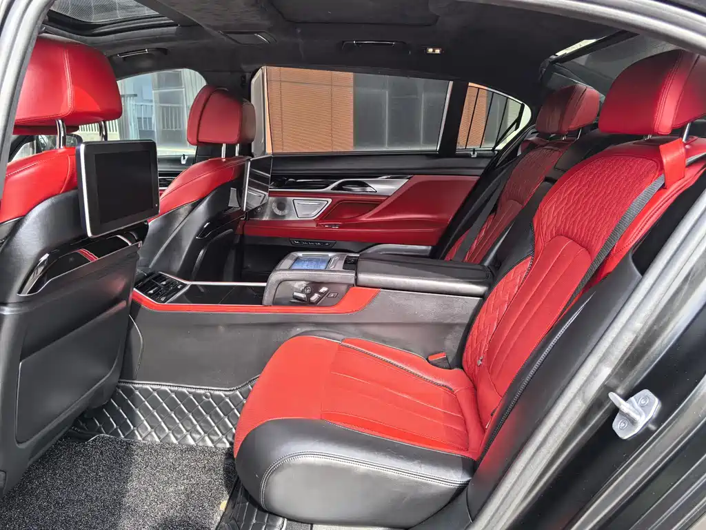 BMW 7 Series 2018 740Li xDrive Exclusive M Sports Package Black Flame Edition купить на сайте DeffCars