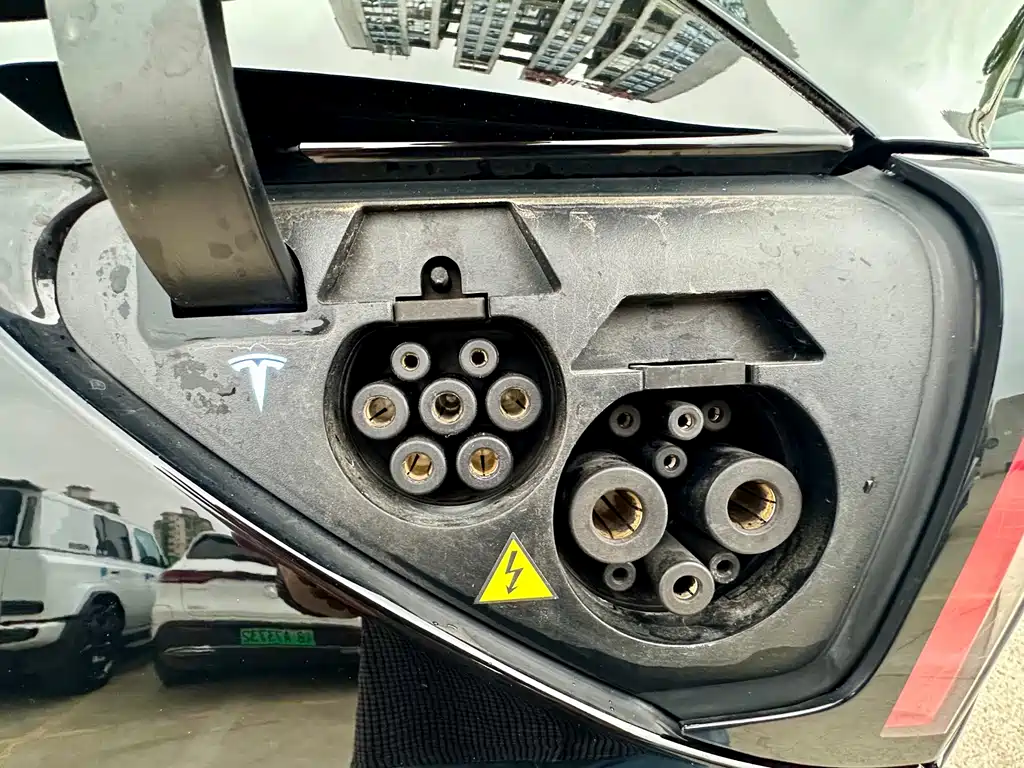 Model Y 2023 rear-wheel drive version купить на сайте DeffCars