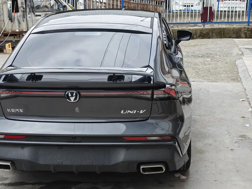 Changan UNI-V 2024 1.5T exclusive model купить на сайте DeffCars