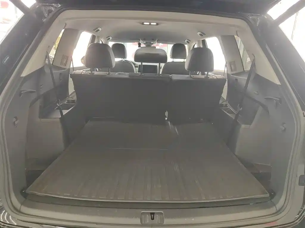 Touron 2022 380TSI four-wheel drive luxury version купить на сайте DeffCars