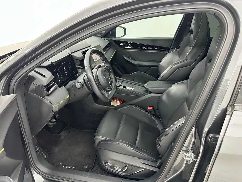 Lynk & Co 03 2023 2.0TD DCT Halo купить на сайте DeffCars