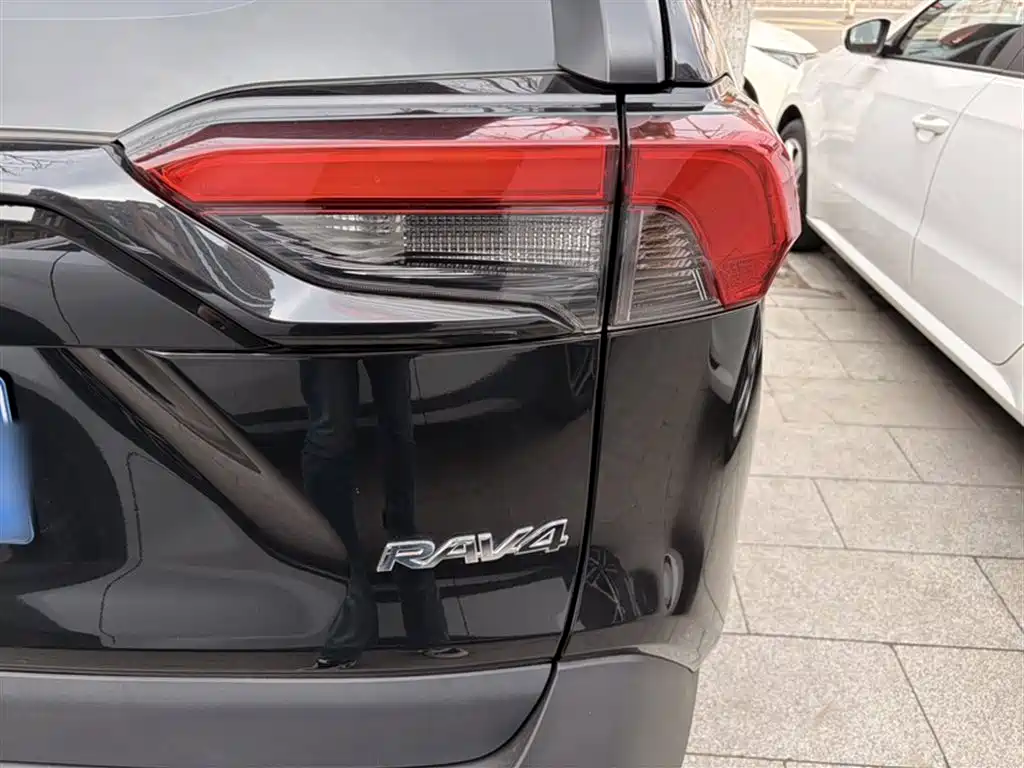 RAV4 Rongfang 2022 2.0L CVT two-wheel drive urban version купить на сайте DeffCars