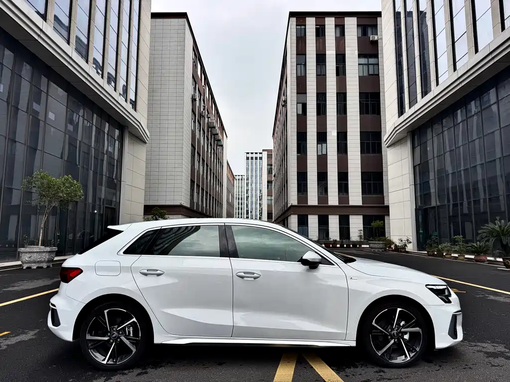 Audi A3 2022 Sportback 35 TFSI stylish and sporty купить на сайте DeffCars