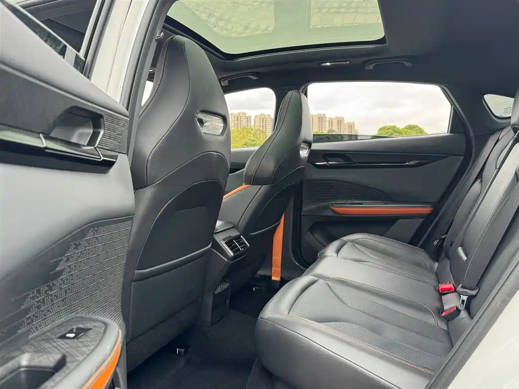 Changan UNI-V 2023 1.5T premium model купить на сайте DeffCars