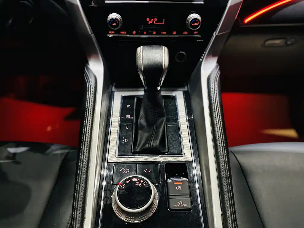Pajero Jinchang Imported 2020 3.0L Deluxe Edition купить на сайте DeffCars