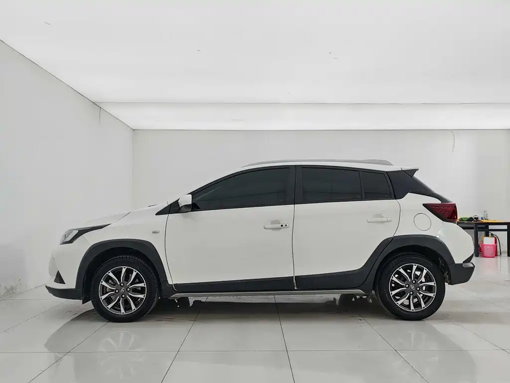 YARiS L Zhixuan 2022 Zhixuan X 1.5L CVT luxury PLUS version купить на сайте DeffCars