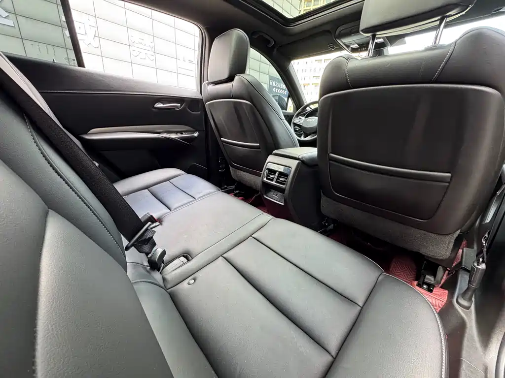 Cadillac XT4 2018 28T two-wheel drive leading model купить на сайте DeffCars