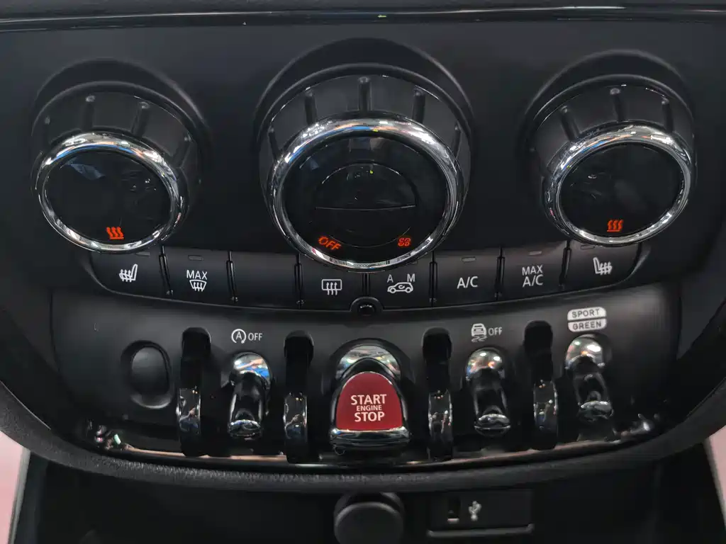MINI CLUBMAN 2018 2.0T COOPER S Classic купить на сайте DeffCars