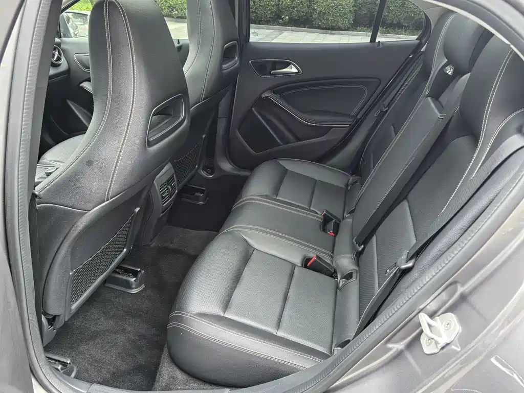 Mercedes-Benz GLA 2015 GLA 220 4MATIC Fashion Model купить на сайте DeffCars